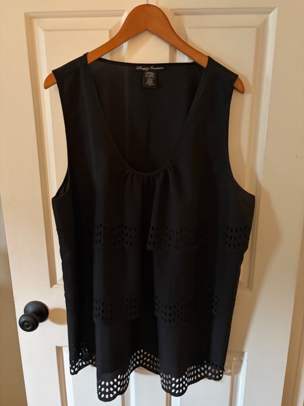 Simply Irresistible Woman's Size 3X Blouse Ruffle Tiers Laser Cut Circles Sleeve